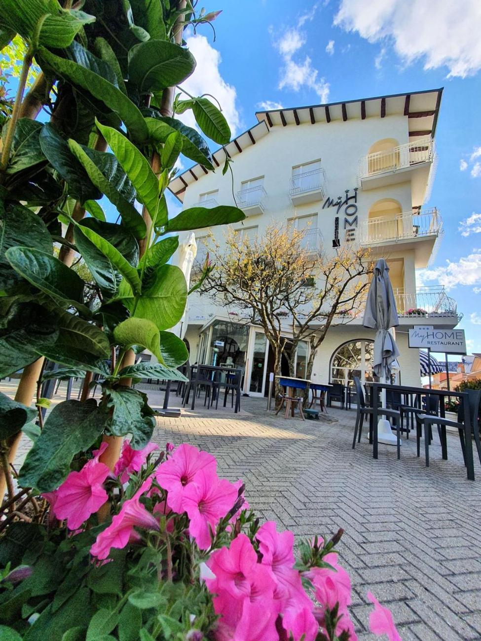 Hotel My